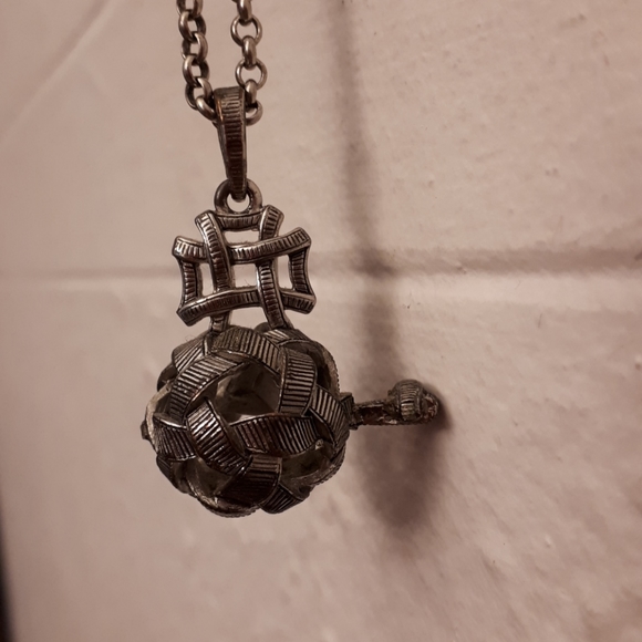 Vivienne Westwood Necklace - Picture 3 of 4